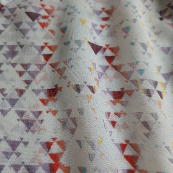 Maurices Women's Blouse Size Small White with Colorful Triangle Pattern - Picture 5 of 14